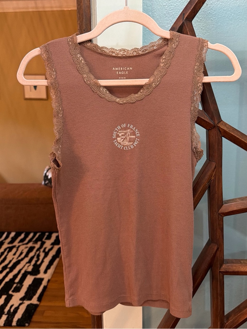 American Eagle brown graphic tank